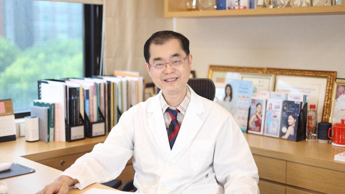 中華民國美容醫學醫學會理事長  黃啟嘉醫師