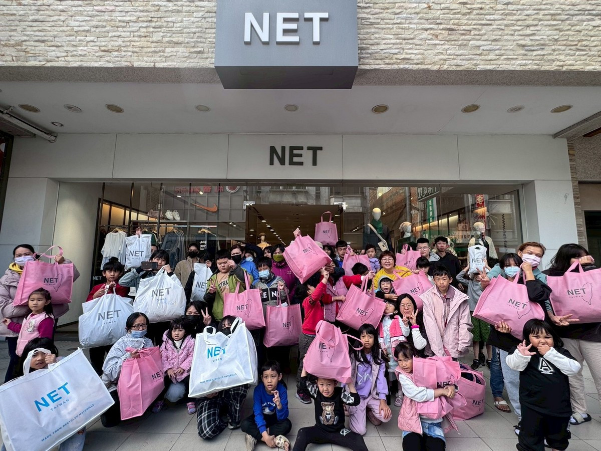 滿心歡喜大合照。(南投家扶中心提供)