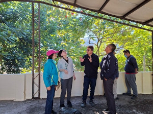 市議員張芬郁爭取改善桐林活動中心漏水。林重鎣