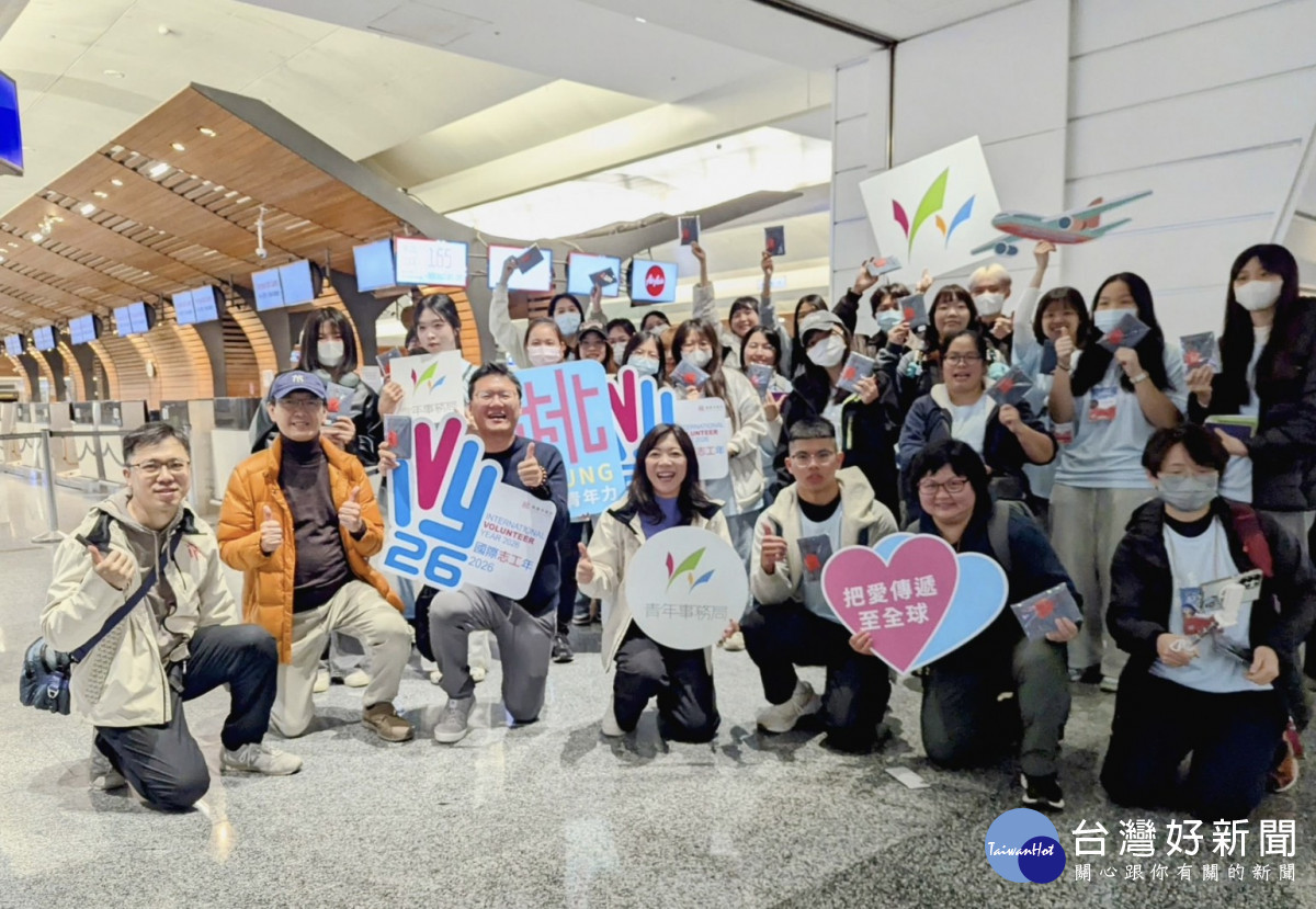 華育文教協會率長庚科大同學前往泰北服務。