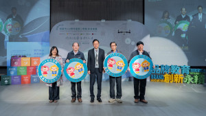 張市長表揚榮獲全國及全市獎項的優秀學校。