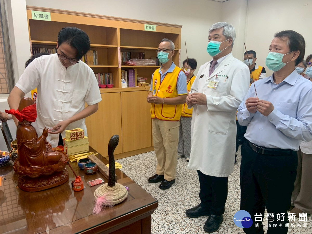 熱粥暖心福氣滿溢 北榮桃園分院臘八活動展關懷