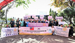 扶輪給力升級骨密篩檢，彰化骨質密度巡迴服務再添生力軍。圖／彰化縣政府提供