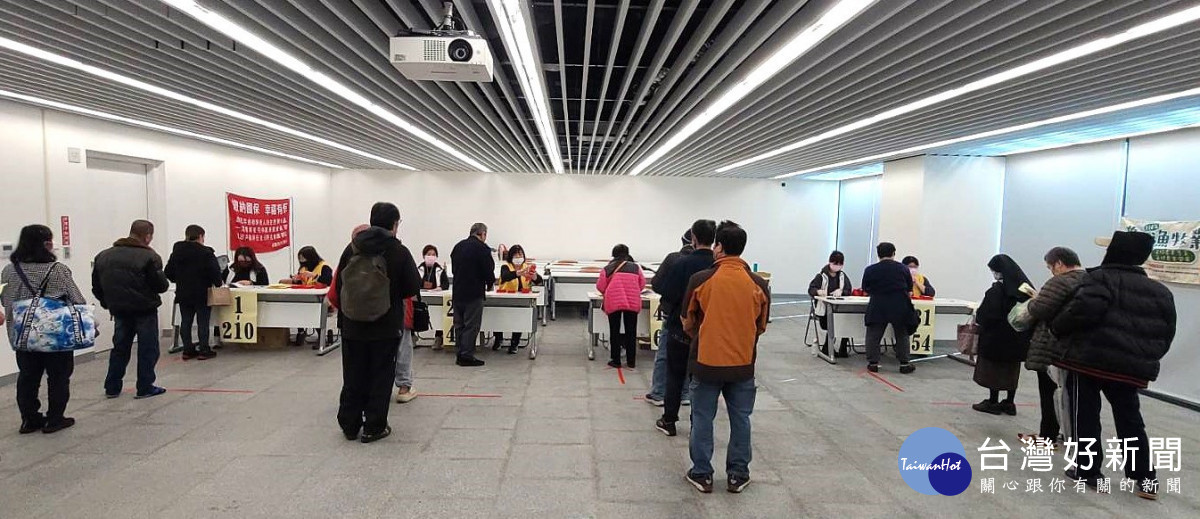 一戶約5千元扶助到位，楊梅歲末送暖讓弱勢家庭過好年。