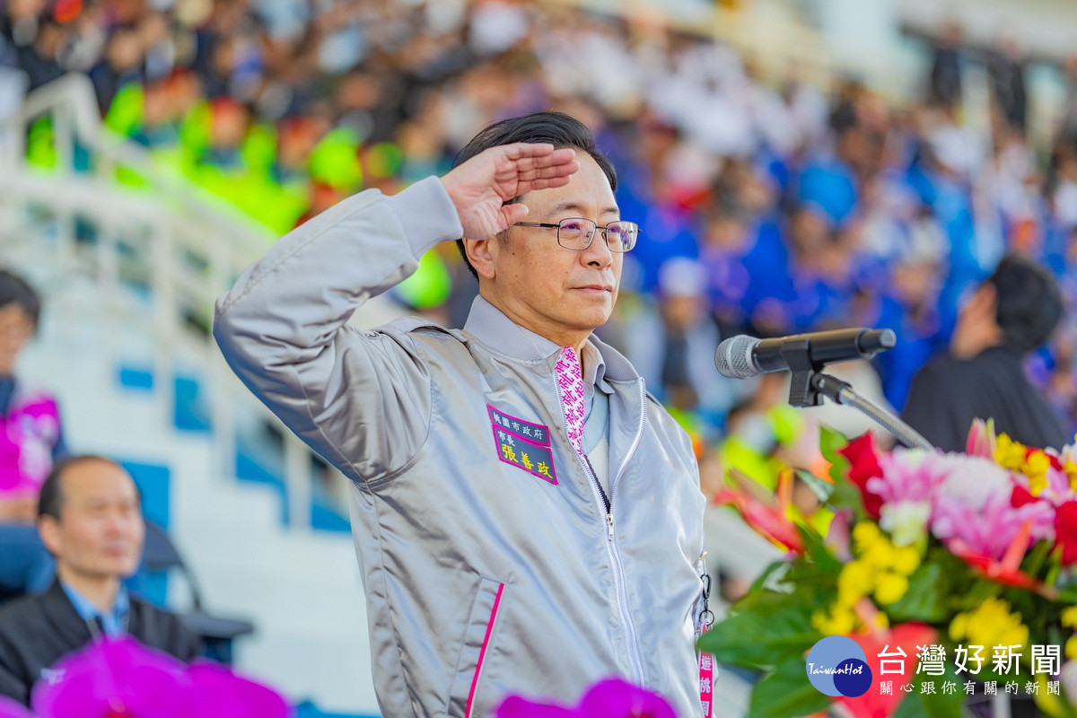 桃園市長張善政主持「115年桃園市中小學校聯合運動會」開幕典禮。<br />