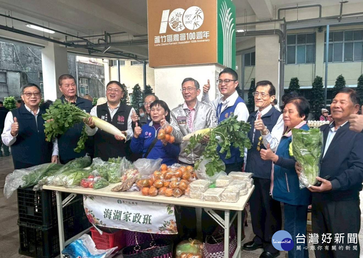 副市長王明鉅與貴賓合影。