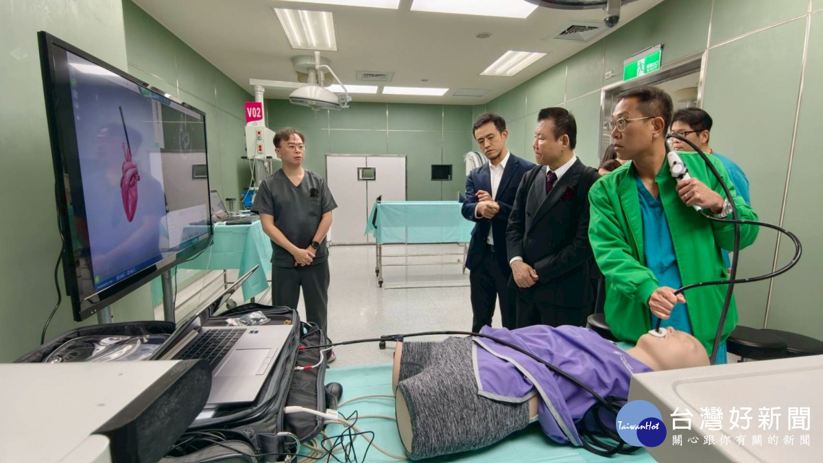 台日攜手打造再生醫療示範基地，秀傳與日本RMDC共建微型AI智慧細胞製程中心。圖／秀傳醫院提供