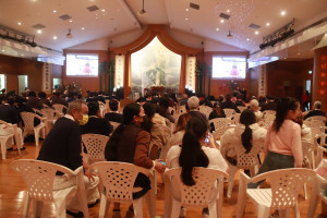 慈濟南投聯絡處邀受助戶圍爐過好年。（記者扶小萍攝）