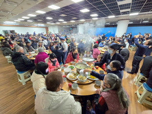 慈濟台南4地同步圍爐席開155桌
