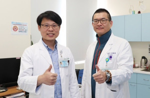 兩位主任醫師。林重鎣