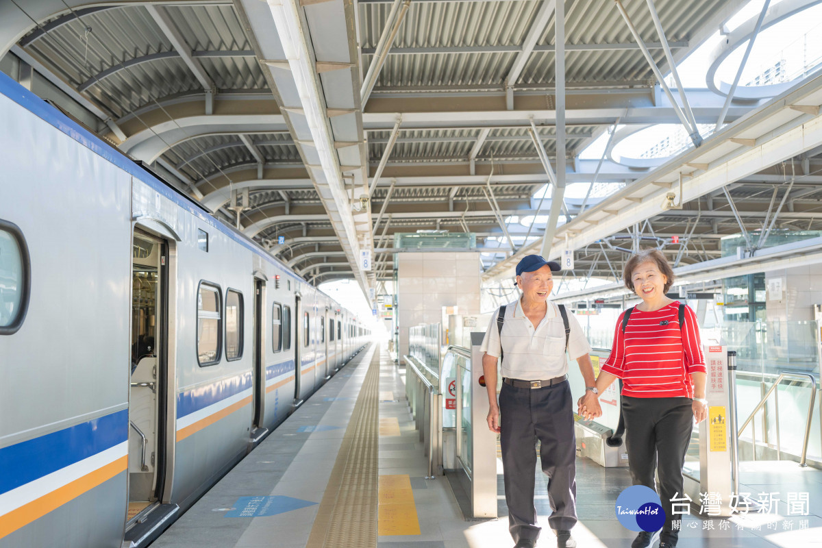 台中市政府提供敬老愛心卡每月有1000點(原住民1,500點)。