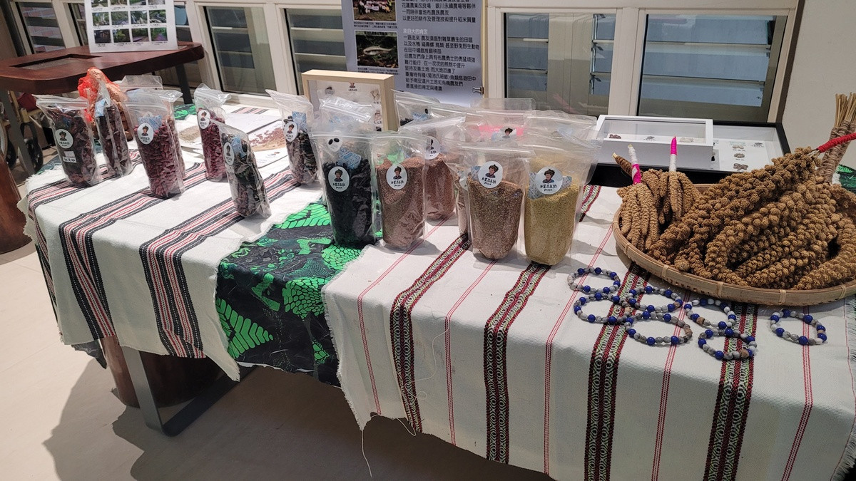 布農豆豆班農特產及文創飾品。（玉管處提供）