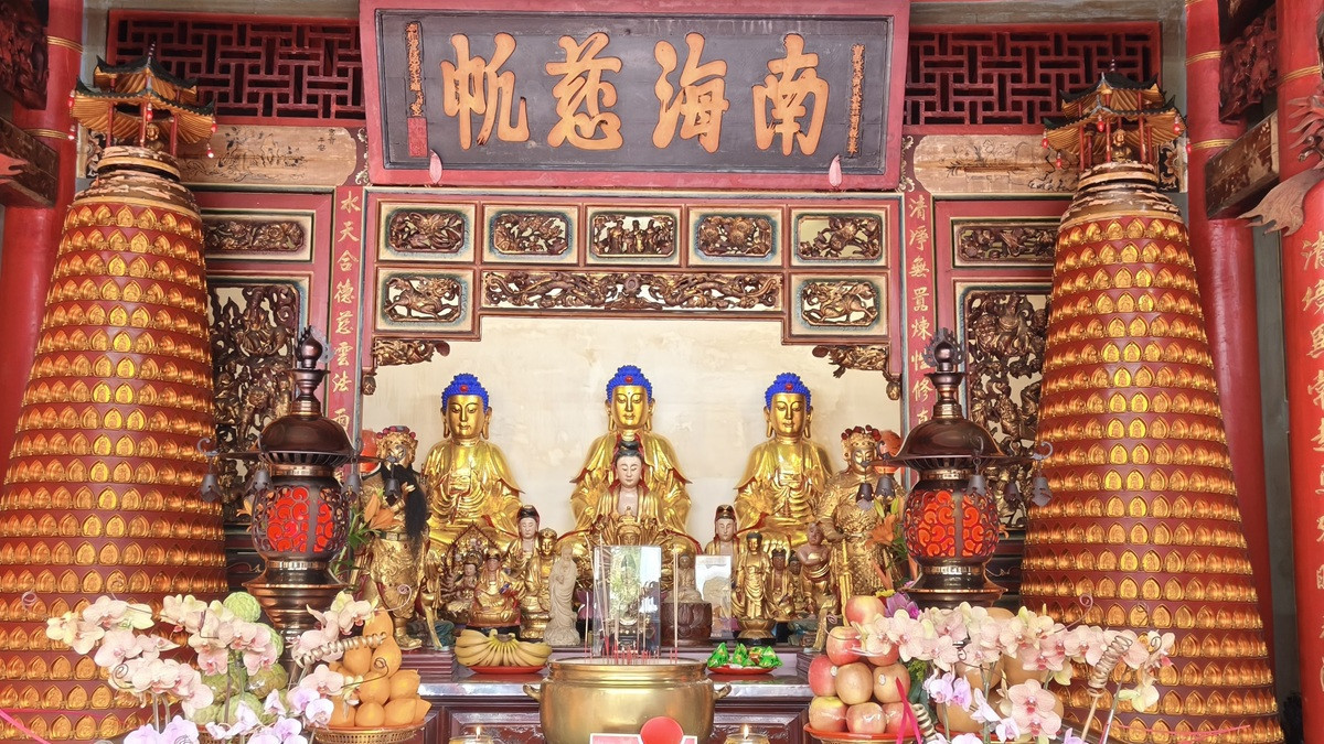 春節前來清水岩寺禮佛參拜點燈   欣賞茶花暢遊古道