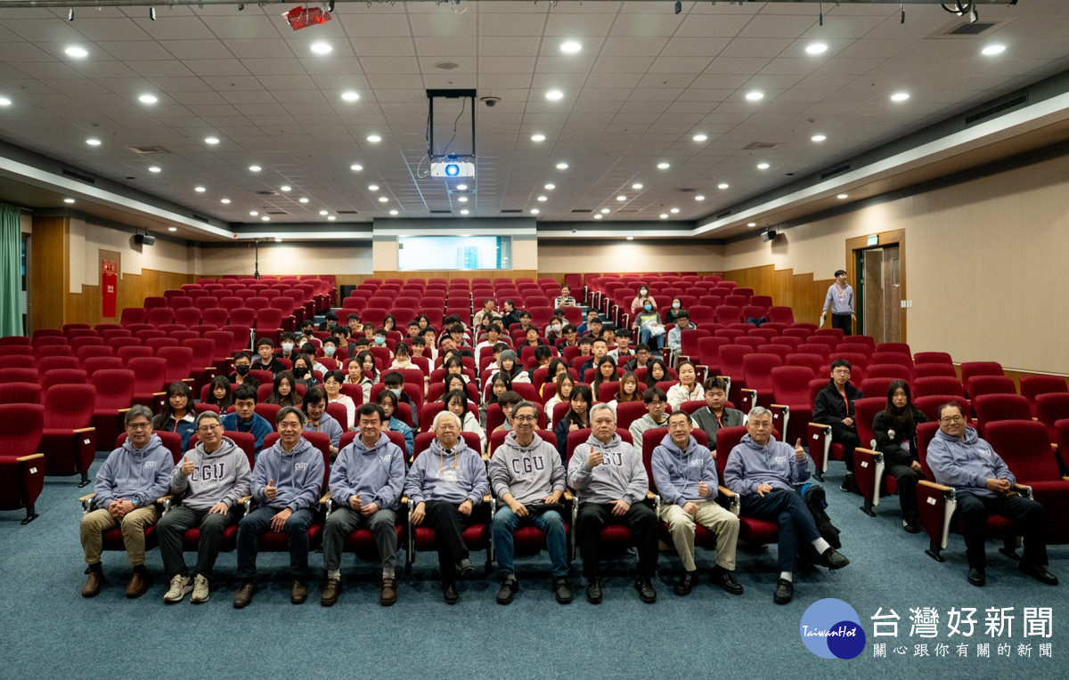 長庚大學寒假科技實驗營開訓典禮大合照