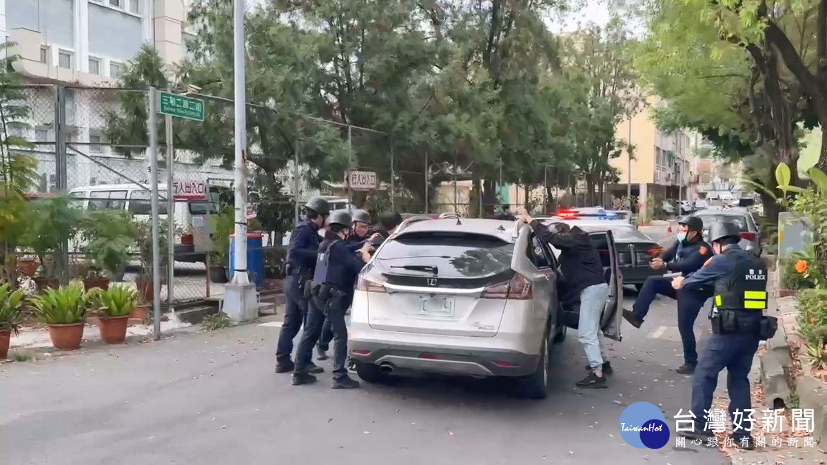 不少民眾誤以為真發生搶案。（南投分局提供）