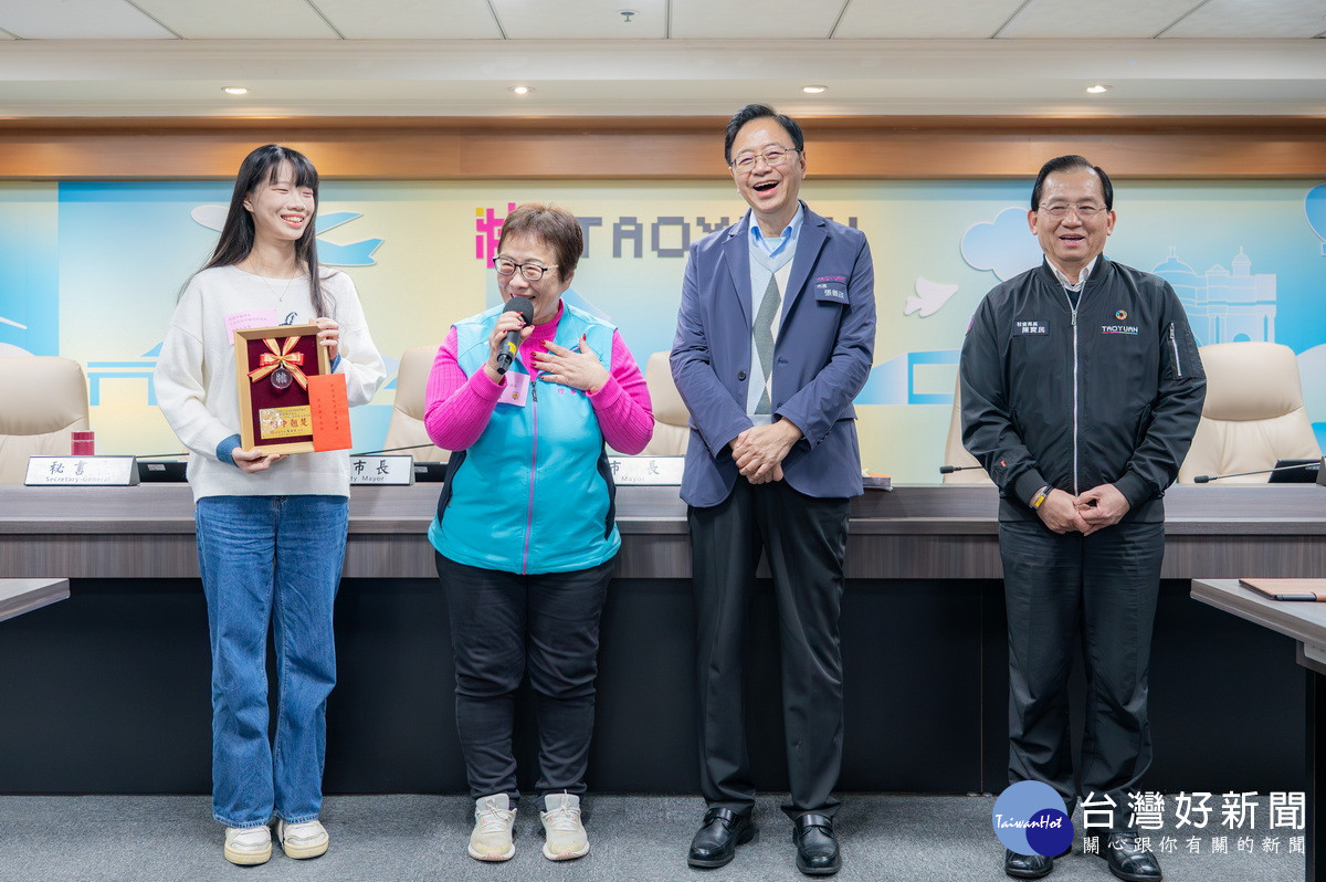 游芳玲獲表揚後發表感言感謝大家。<br />
