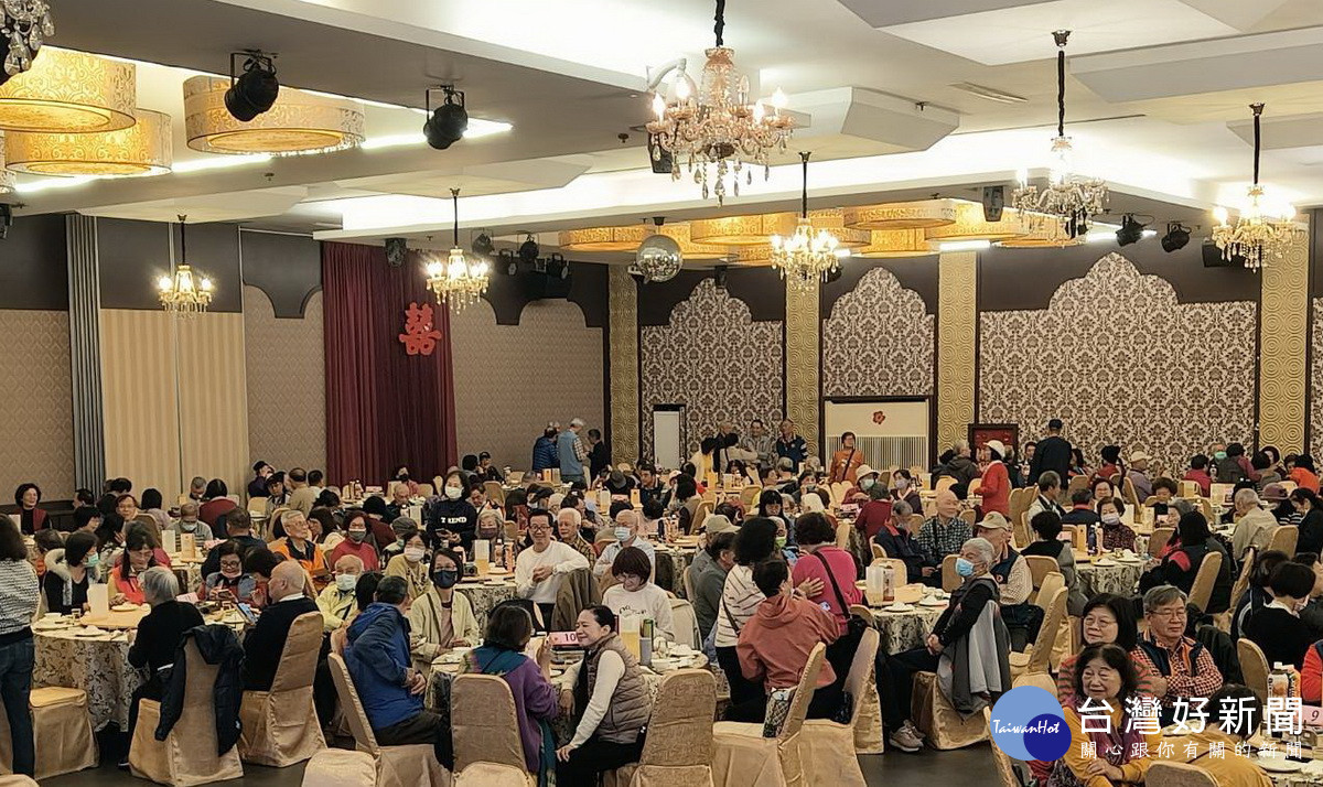 分區舉辦新春聯誼彼此交流。（退休公教人員協會提供）