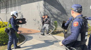 警方辦理「隨機攻擊情境演練」。