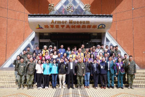 楊文科縣長率團致贈加菜金，感謝國軍守護家園。