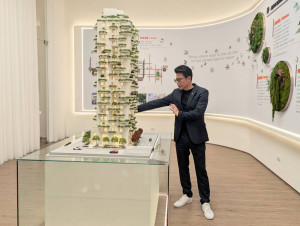 工程專業出身的誠邑築建設董事長沈瑞興直言，涉及大量曲面與轉折的建築，施工風險極高。