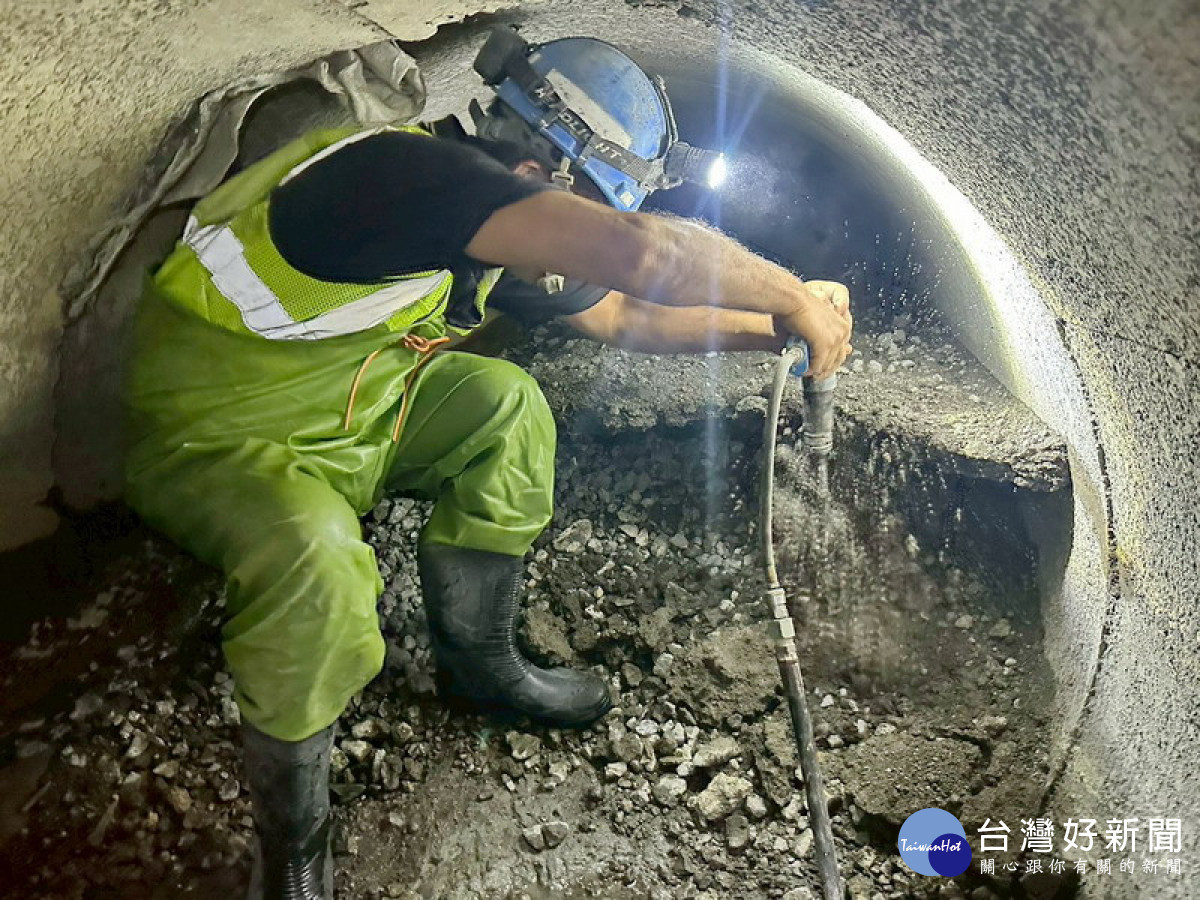 高市雨水下水道清疏全年無休　汛期前加緊趕工