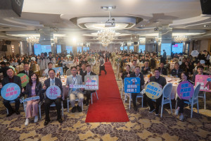 桃園市長張善政出席青創交流活動大合照。