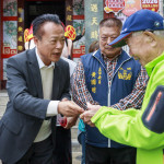 嘉義縣長翁章梁前往大埔鄉發放馬年紅包／嘉義縣府提供