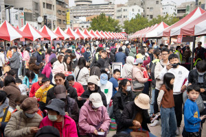 「2026嘉義市年貨大街」自昨（2/6）起一連4天，每天上午10時30分至下午6時30分在文化路中央廣場熱鬧登場／嘉義市府提供
