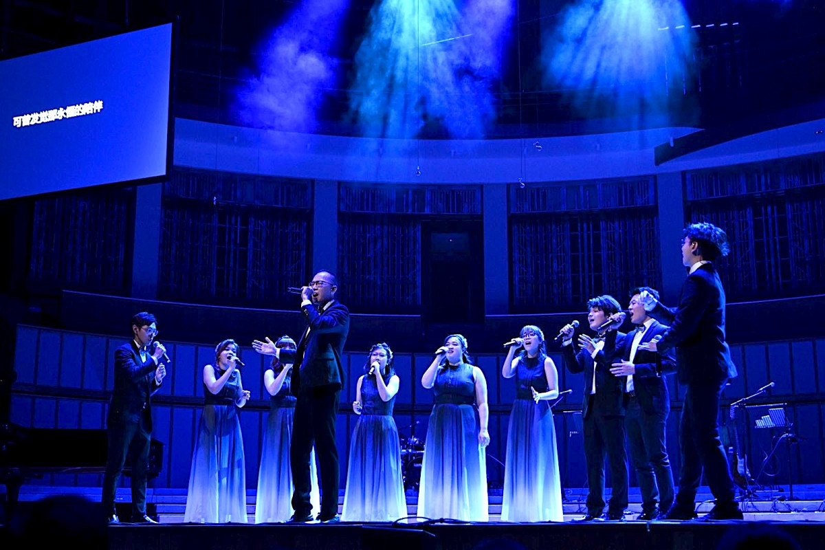 新加坡青年合唱團樂者，以清澈飽滿的四聲部無伴奏和聲見長，展現青春活力的合唱技巧。