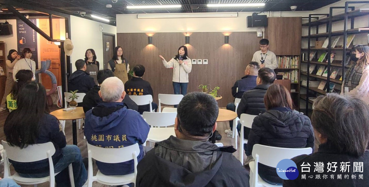 青年局局長侯佳齡致詞。