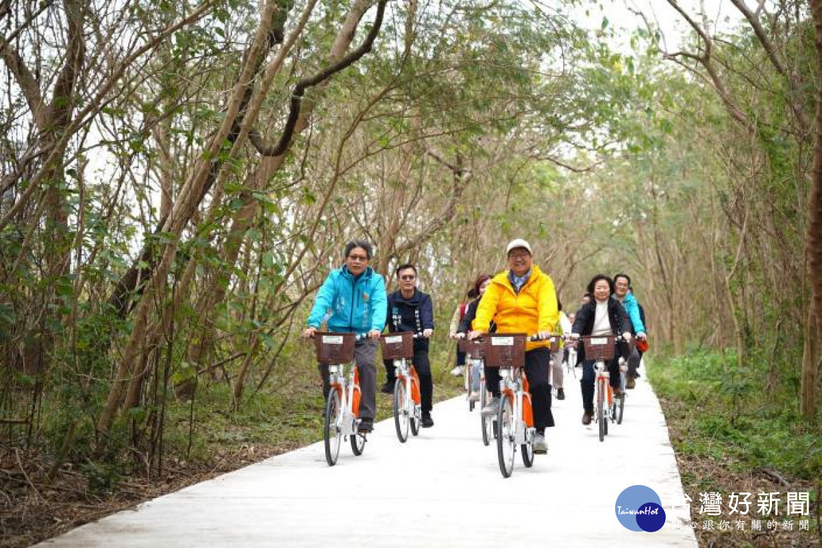 騎車串聯濱海　頭前溪右岸自行車道通車