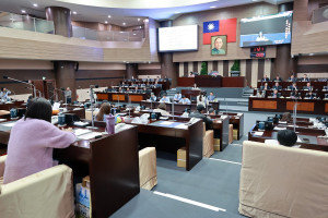 縣議會通過第一次追加減預算，4月起長輩可免負擔健保自付額。（縣府提供）