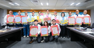 張市長率領局處首長宣布桃市府「115年春節服務不打烊」措施。