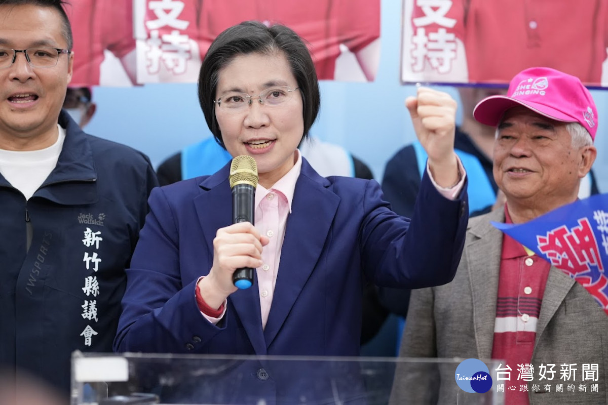登記竹縣長黨內初選　徐欣瑩：要為新竹「按下成長的按鈕」