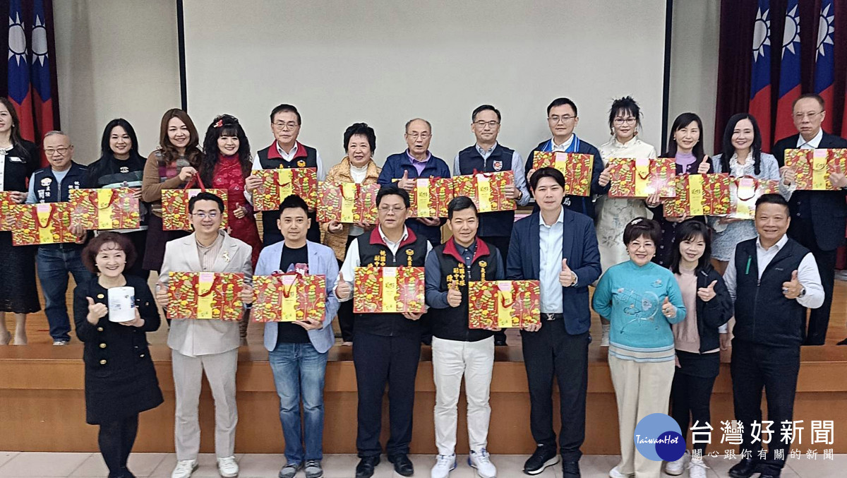 桃園義警中隊致贈破案獎金與物資     桃園警分局表示感謝並做好治安工作