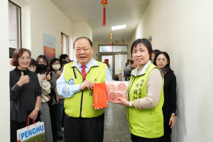 陳光復發送春節紅包　感謝縣府團隊、志工夥伴及1999話務同仁齊心拚縣政