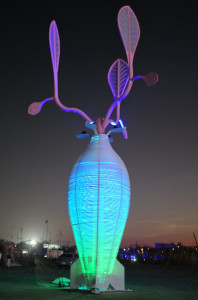 2026台灣燈會「農業特色燈區」11米動力藝術裝置「無際夢想－巍然巨樹」／嘉義縣府提供