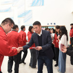 鍾東錦發馬年福袋向員工賀新春　承諾打造苗栗成為宜居宜遊好地方