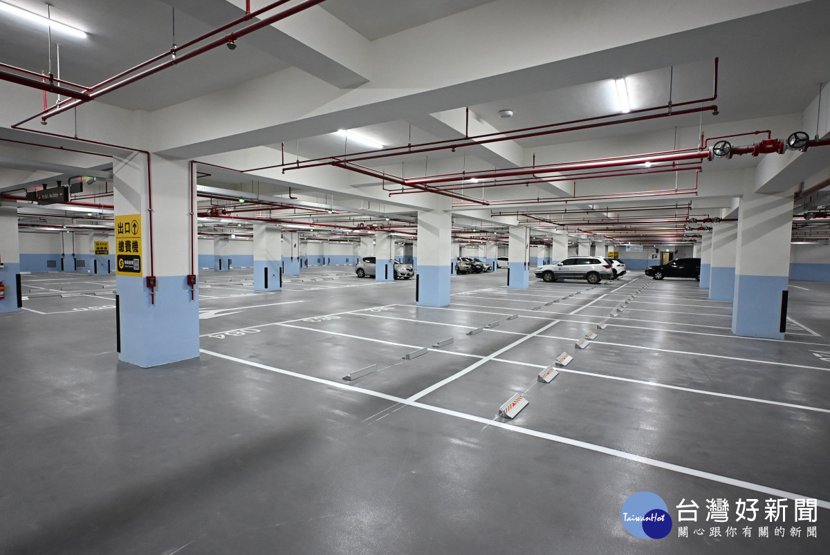 全國首創停車＋蓄洪共構，鹿港洛津國小地下設施啟用提升防洪與交通效能。圖／彰化縣政府提供