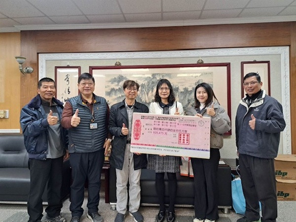 十六載深耕不輟　仁愛慈善基金會頒清寒獎助金 　「一案到底」守護學子圓夢