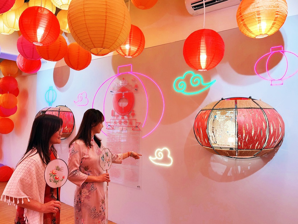 大稻埕遊客中心「紙雕燈籠」華麗登場　春節旅服不打烊，邀您體驗1920年代復古走春