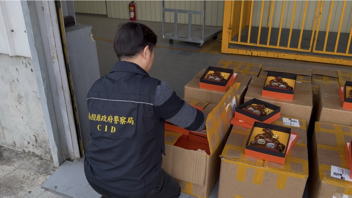 警方於台中多處執行搜索。(縣警局提供)