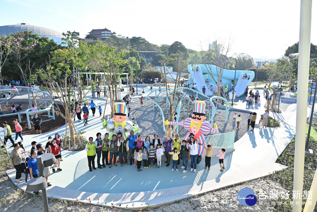 八卦山再添新亮點，天空步道延伸與天空遊戲場啟用打造觀光新地標。圖／彰化縣政府提供