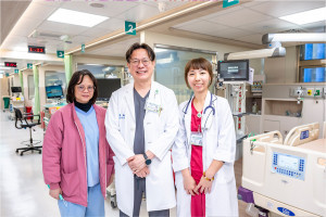 陳穆寬總院長感謝醫護人員，春節期間不但沒有放假，還安排更多人力出來照顧病人，醫院也會用最好的加班福利來感謝醫護的辛勞。圖／彰基醫院提供