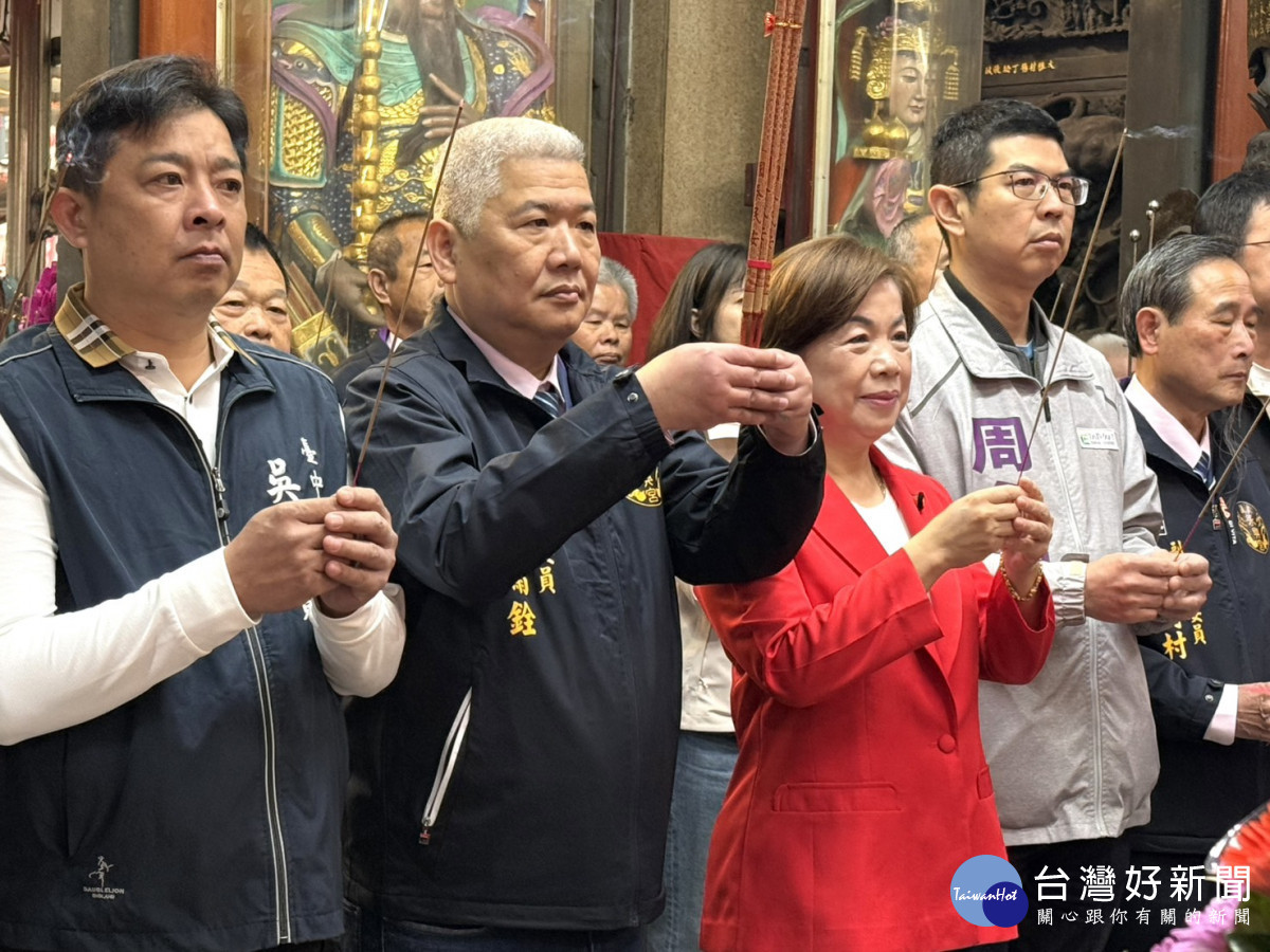 春節勤走基層不打烊　楊瓊瓔初一拜廟拚市長初選