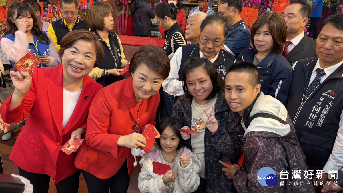 立委楊瓊瓔與台中市長盧秀燕同框合影。