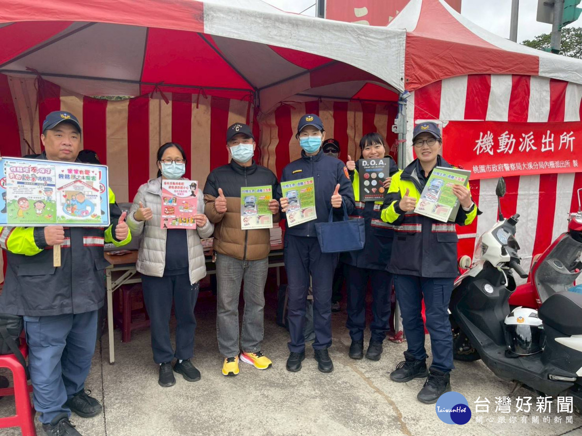 大溪警結合廟宇宣導防詐保平安。