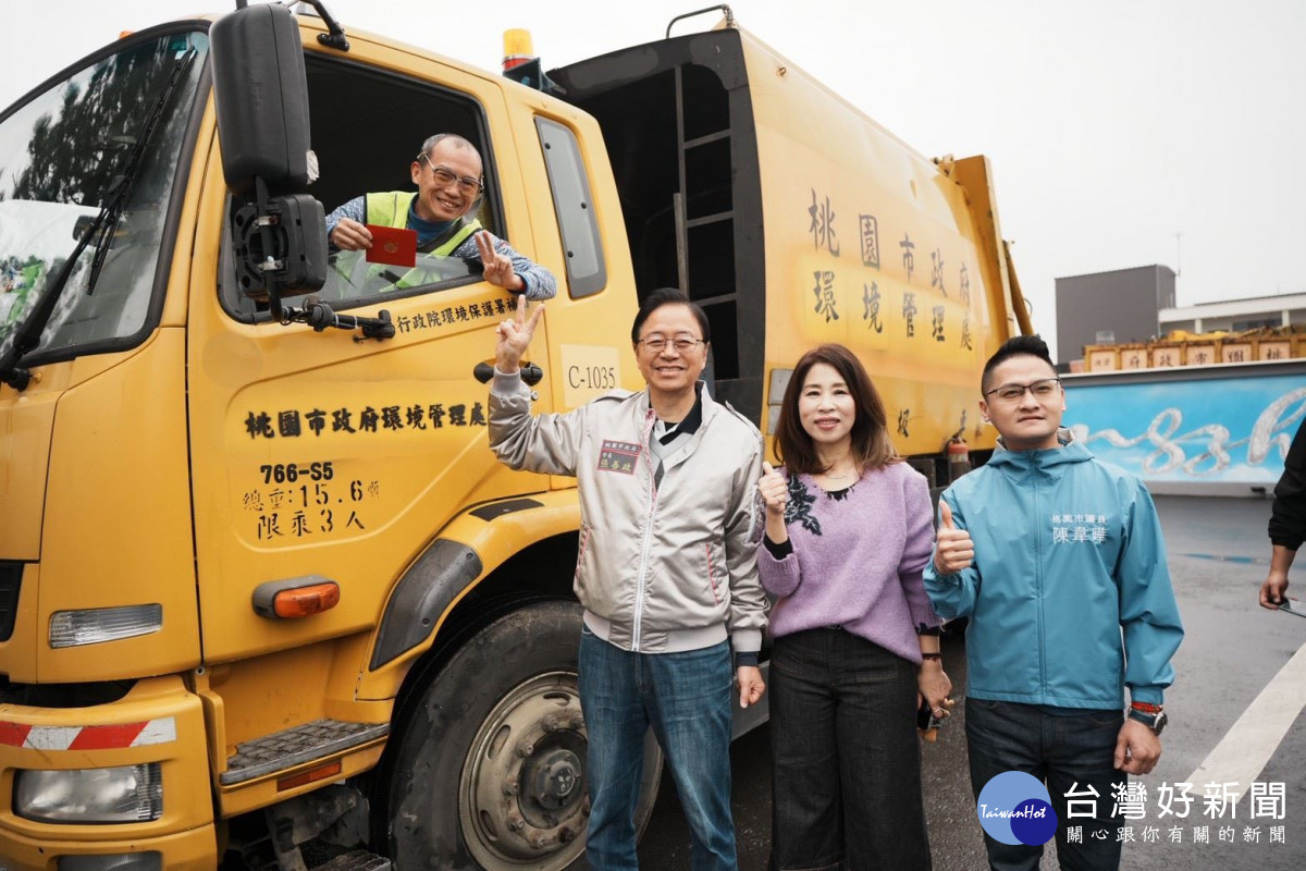 張市長感謝清潔隊員提早開工維持市容整潔。