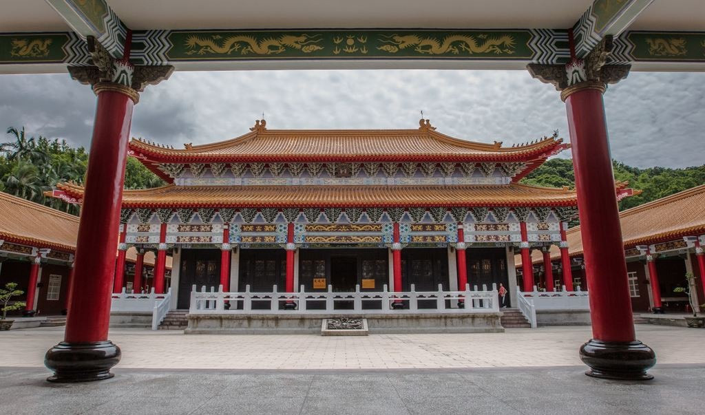 健行後，可順遊鄰近的桃園孔廟與忠烈祠神社。