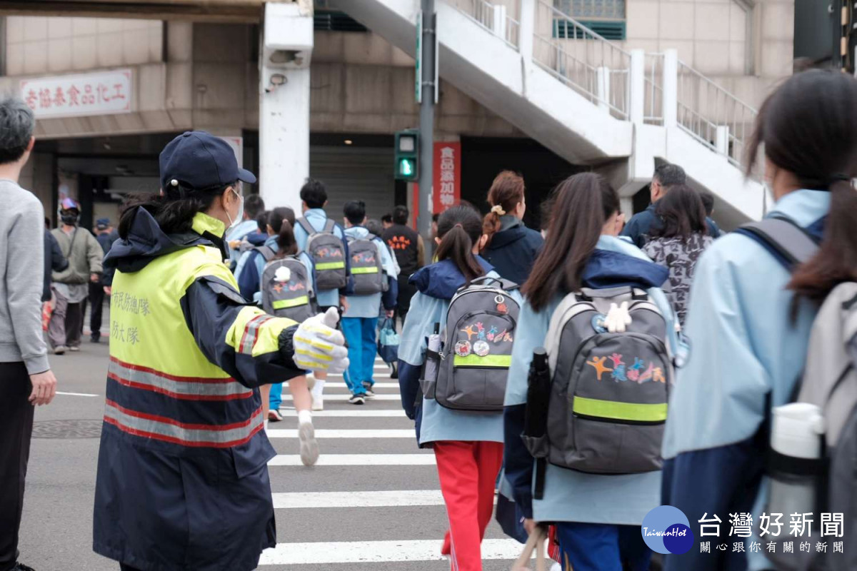 市府啟動「護童專案」,全面強化校園周邊安全維護與交通管理。